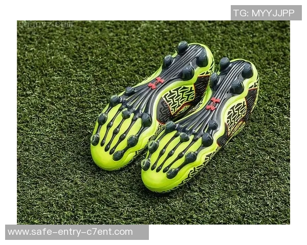 足球球员专属球鞋的魅力与科技结合探索之旅