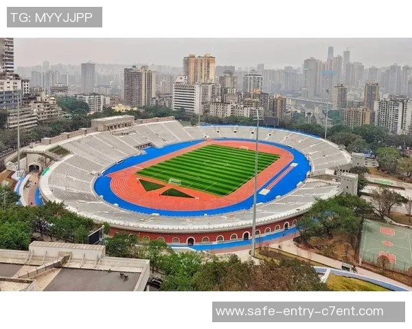 重庆大田湾足球场周边美食与休闲活动推荐一站式体验尽享足球魅力与城市风情